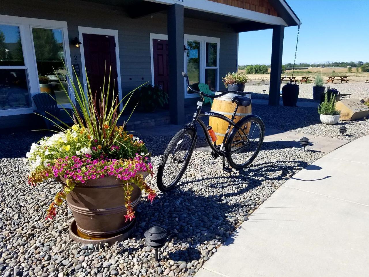 Zillah Lakes Inn Bagian luar foto