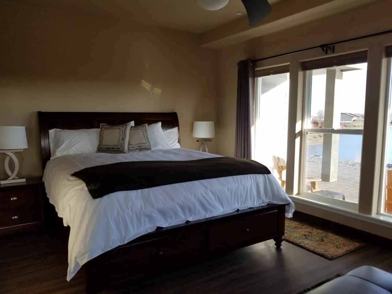 Zillah Lakes Inn Bagian luar foto
