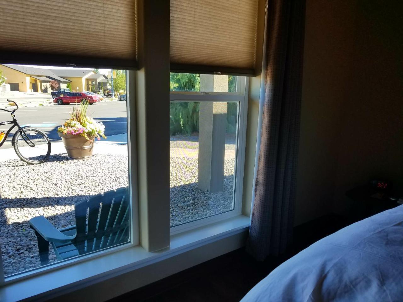 Zillah Lakes Inn Bagian luar foto