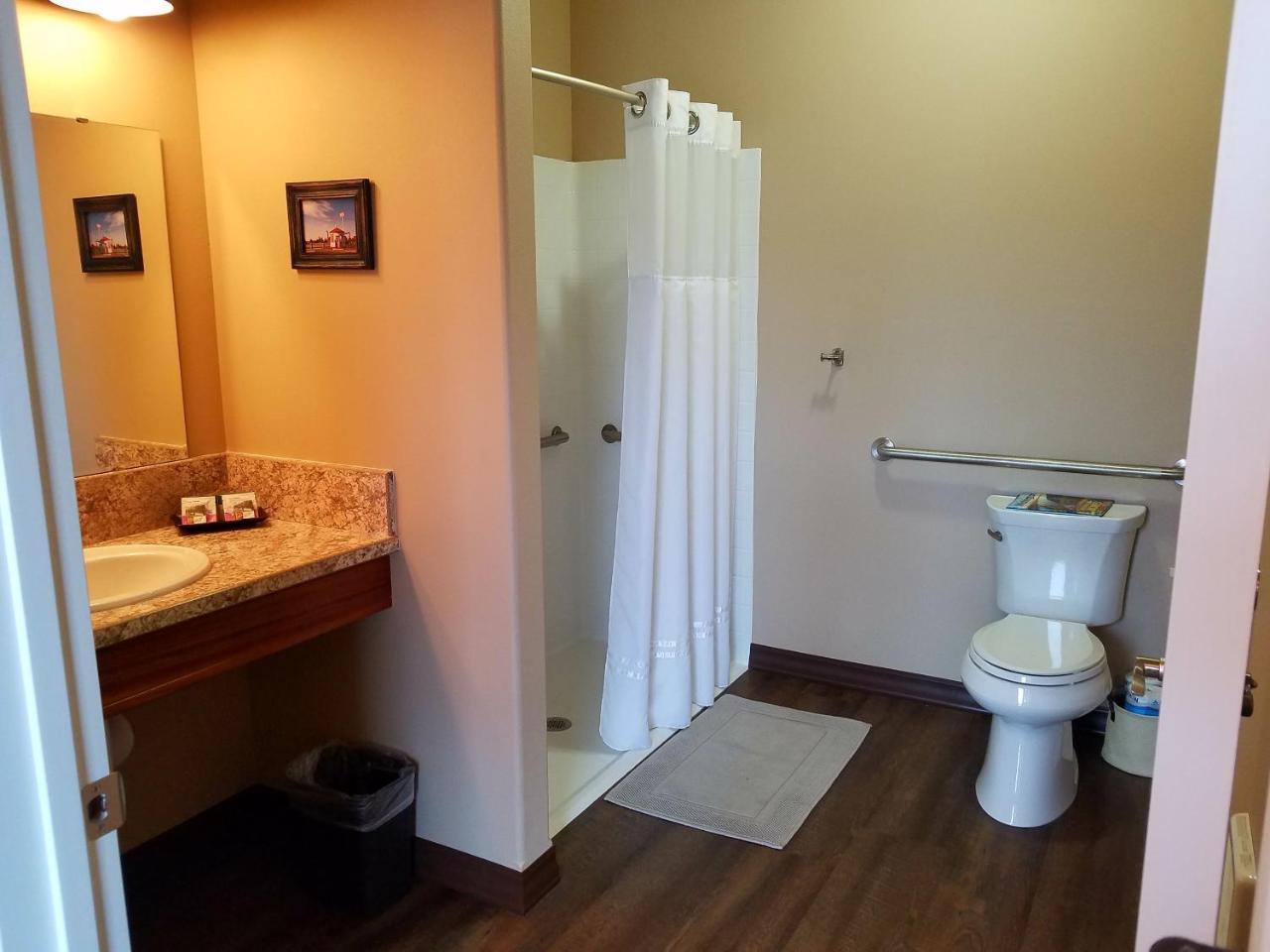 Zillah Lakes Inn Bagian luar foto